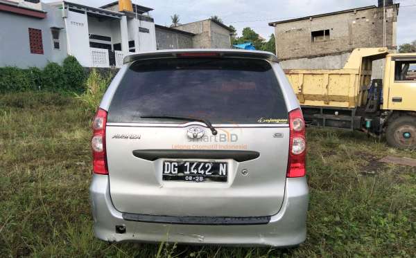 TOYOTA AVANZA