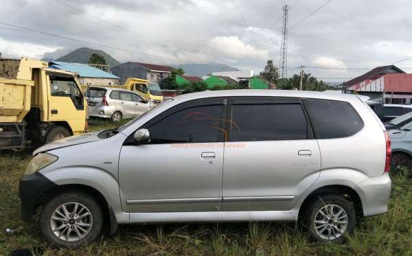 TOYOTA AVANZA