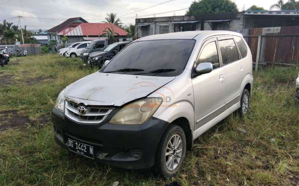 TOYOTA AVANZA