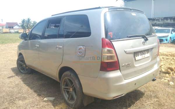 TOYOTA INNOVA G