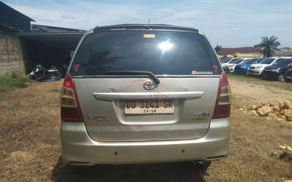 TOYOTA INNOVA G