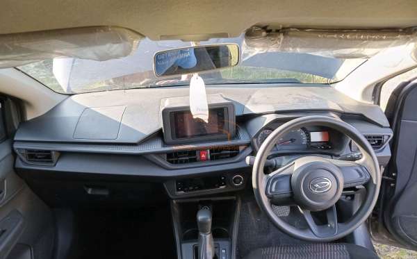 DAIHATSU AYLA 1.2R