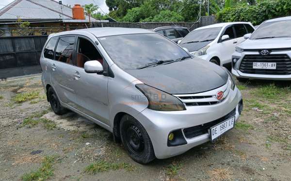 DAIHATSU XENIA