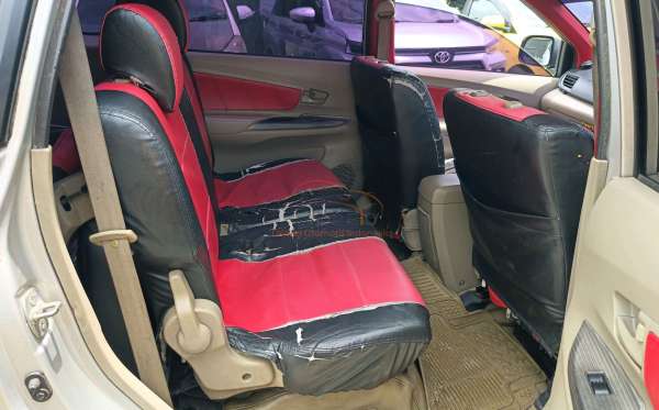 DAIHATSU XENIA