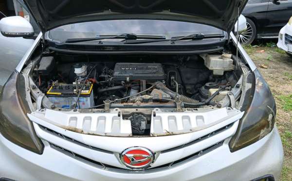 DAIHATSU XENIA