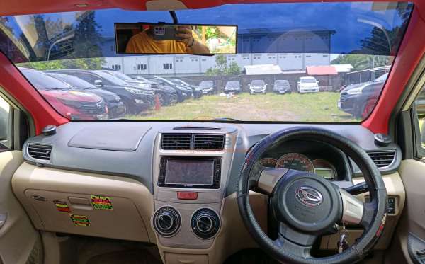 DAIHATSU XENIA