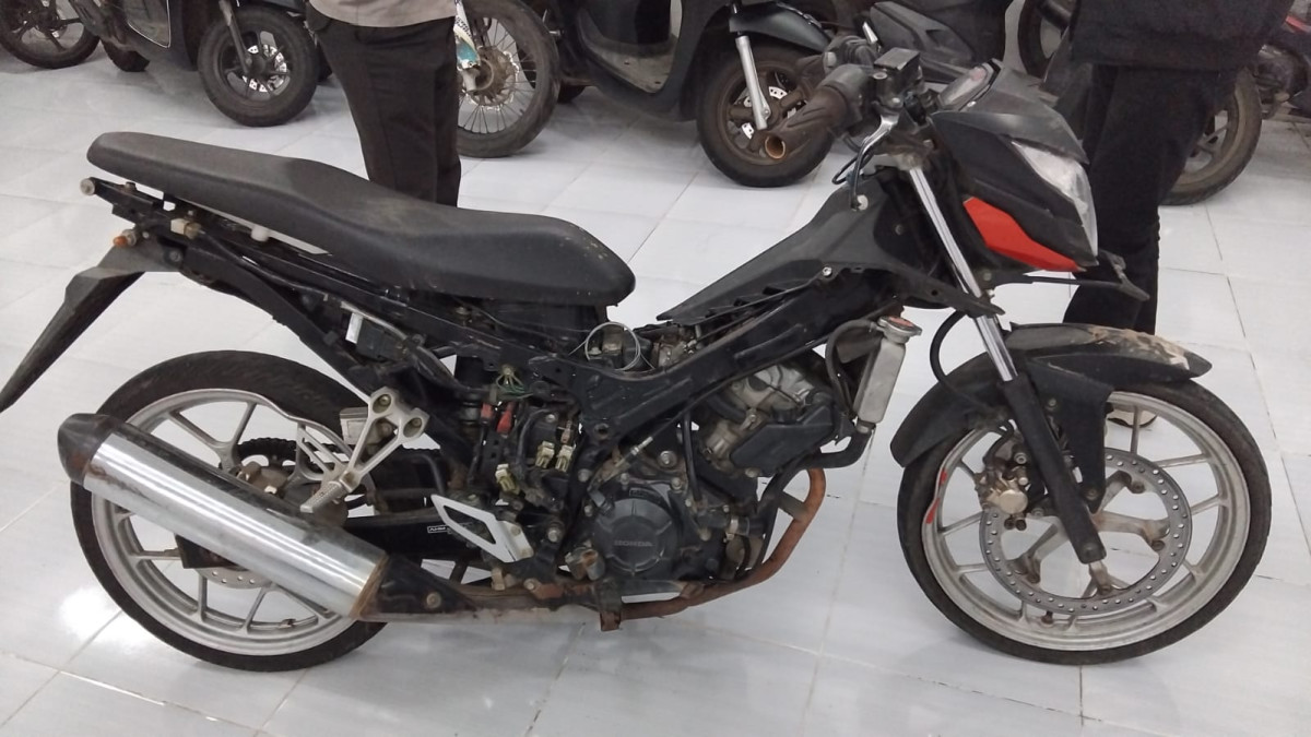 HONDA SONIC 150 R
