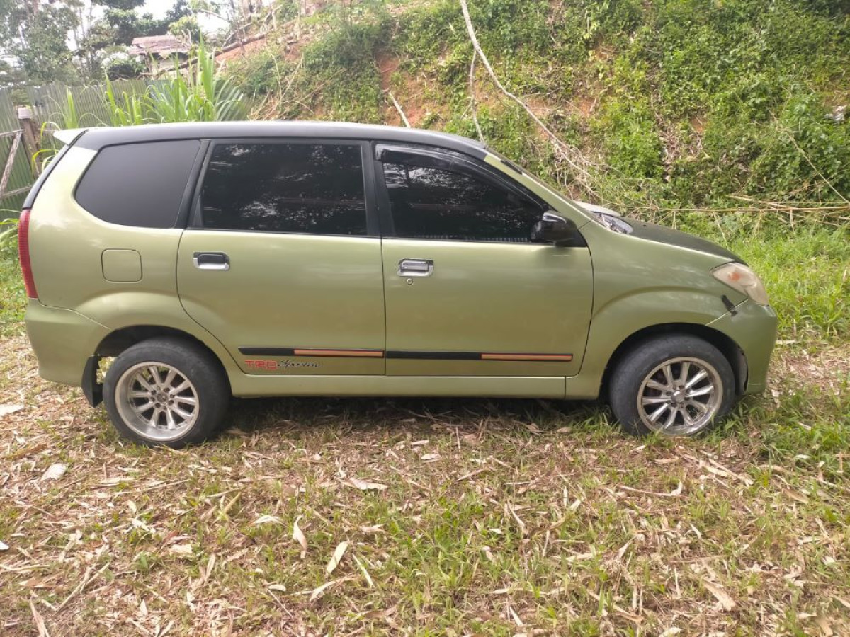 TOYOTA AVANZA G