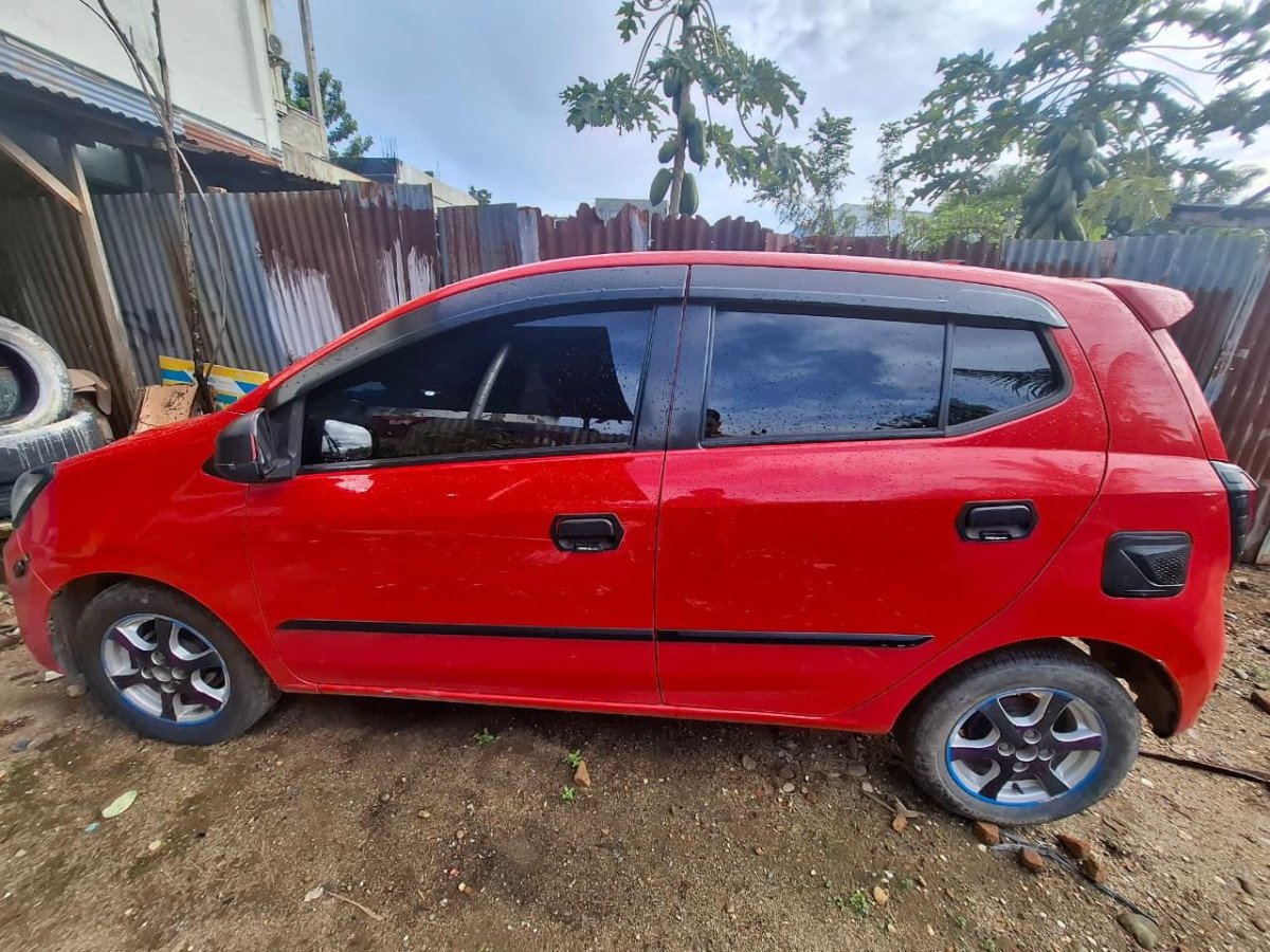 DAIHATSU  AYLA  1.0 X