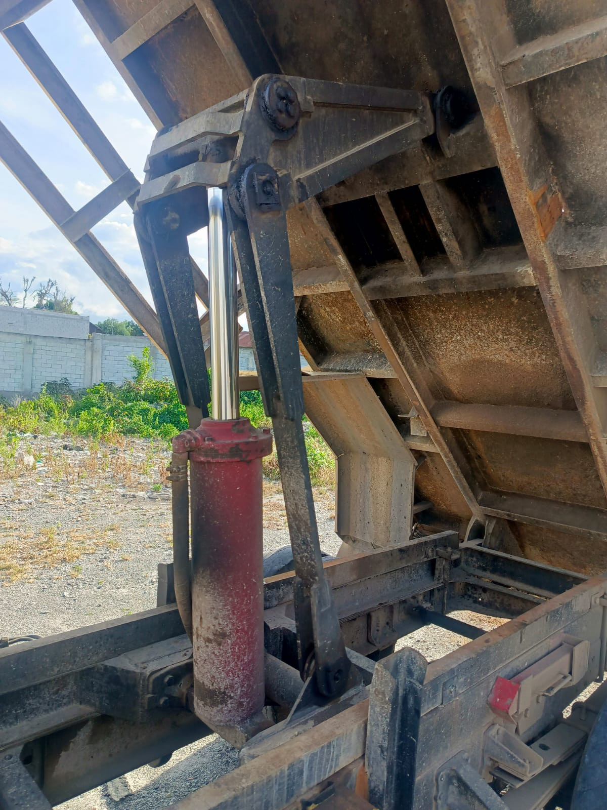 MITSUBISHI  FE  75 SHDX