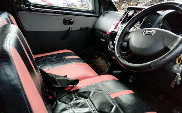 DAIHATSU GRAN MAX