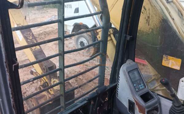 KOMATSU EXCAVATOR PC130F-7