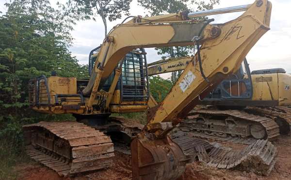 KOMATSU EXCAVATOR PC130F-7