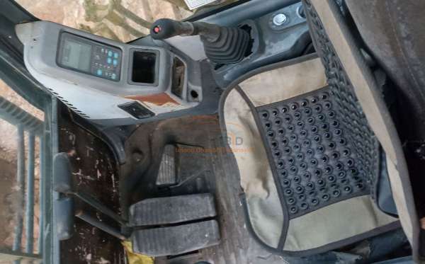 KOMATSU EXCAVATOR PC130F-7