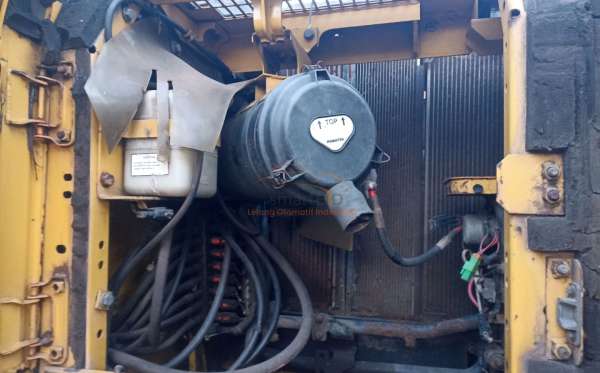 KOMATSU EXCAVATOR PC130F-7