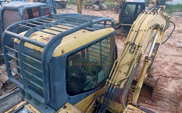 KOMATSU EXCAVATOR PC130F-7