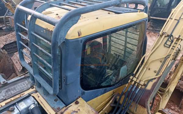 KOMATSU EXCAVATOR PC130F-7