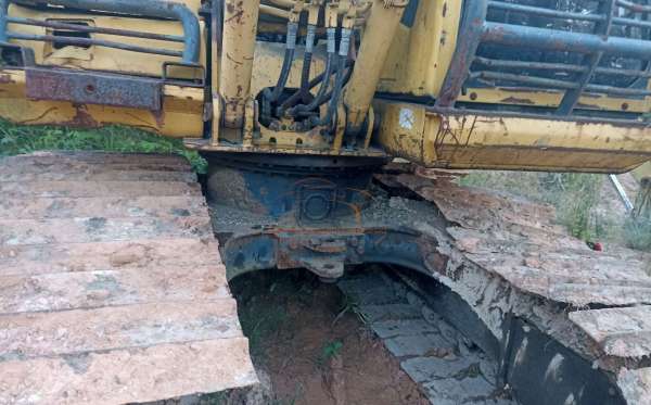 KOMATSU EXCAVATOR PC130F-7