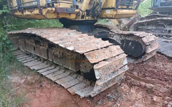 KOMATSU EXCAVATOR PC130F-7