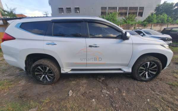 MITSUBISHI PAJERO SPORT DAKAR 2.4 (4x2) AT