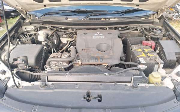 MITSUBISHI PAJERO SPORT DAKAR 2.4 (4x2) AT