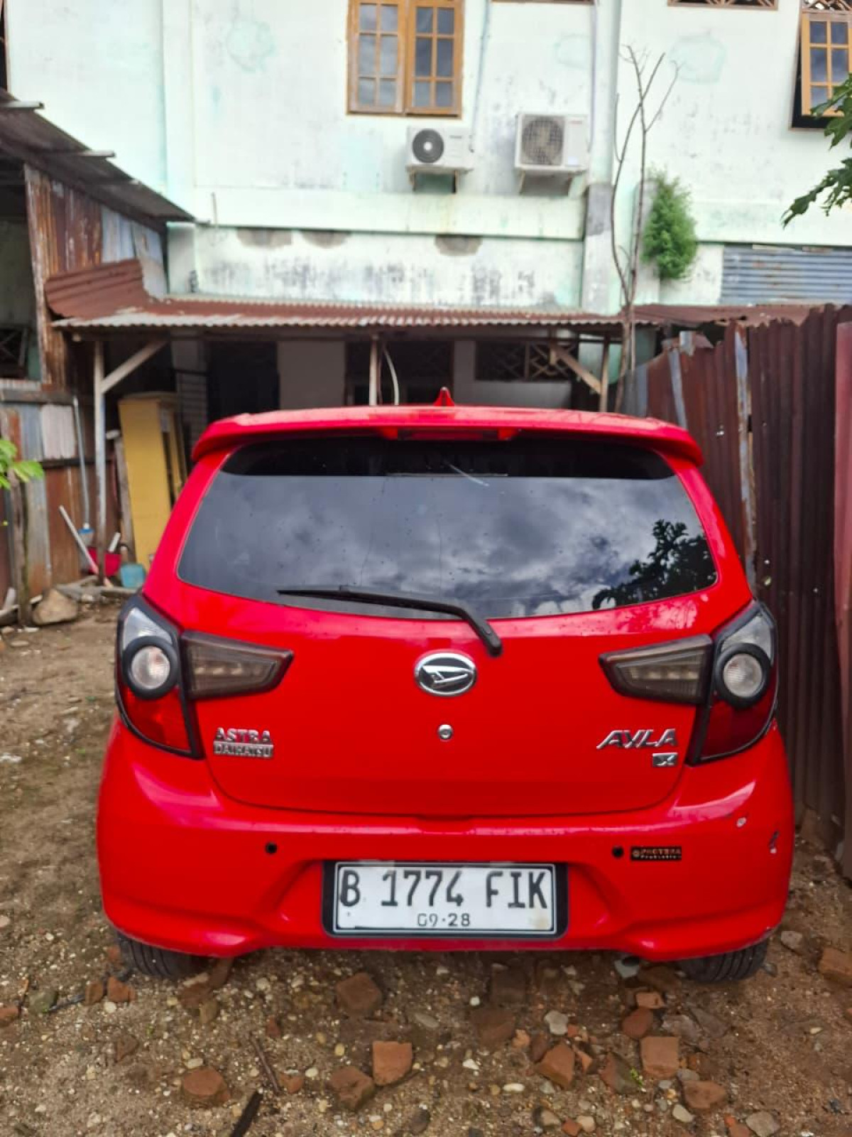 DAIHATSU  AYLA  1.0 X
