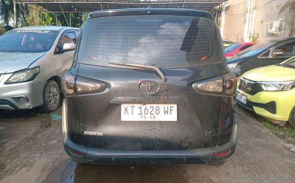 TOYOTA SIENTA 1.5V