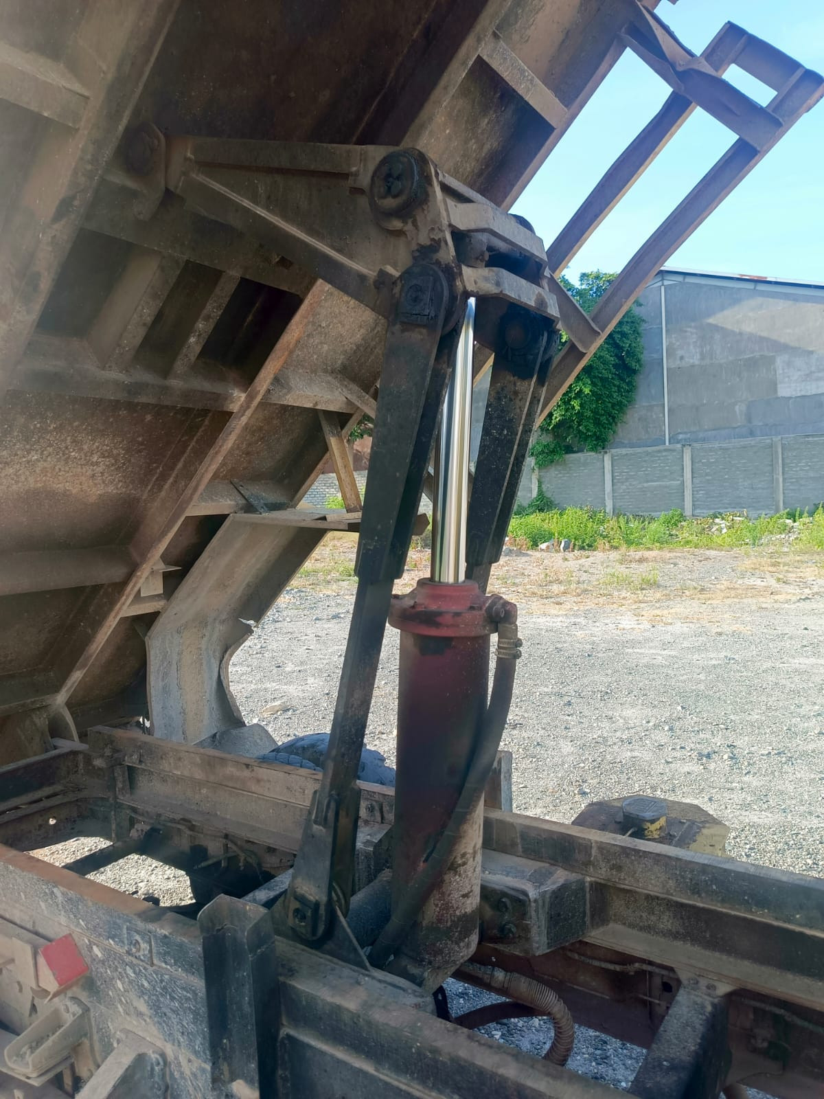 MITSUBISHI  FE  75 SHDX