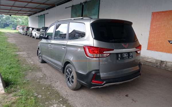 WULING CONFERO