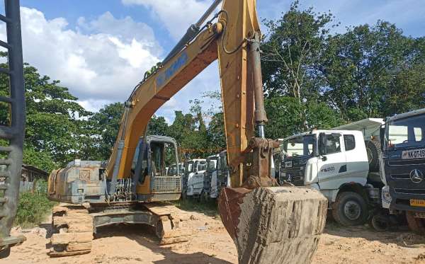 XCMG EXCAVATOR XE215C