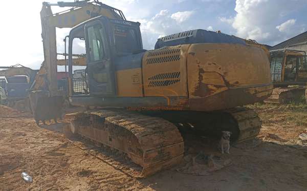 XCMG EXCAVATOR XE215C