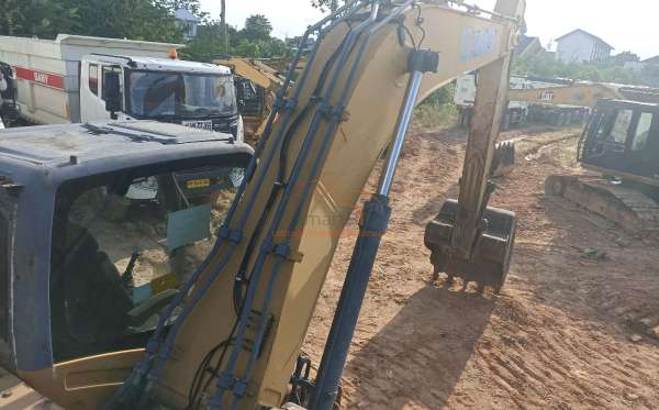 XCMG EXCAVATOR XE215C