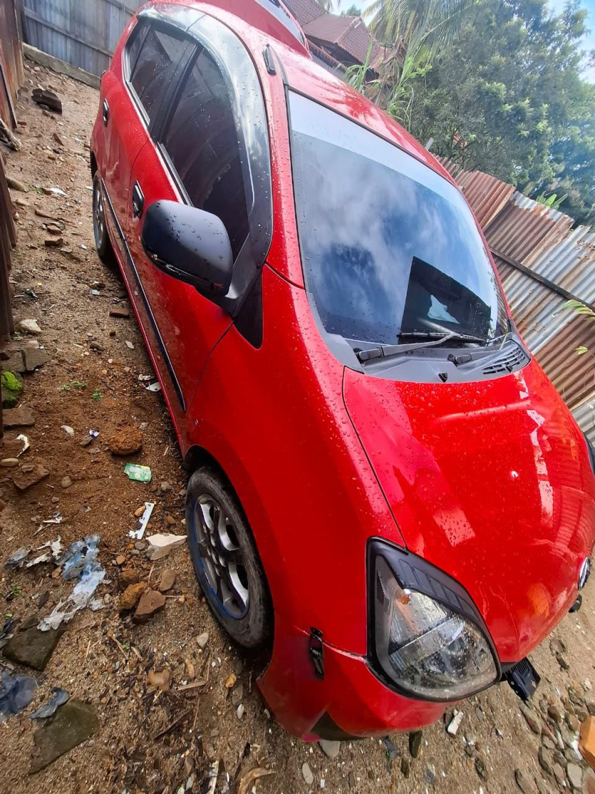 DAIHATSU  AYLA  1.0 X