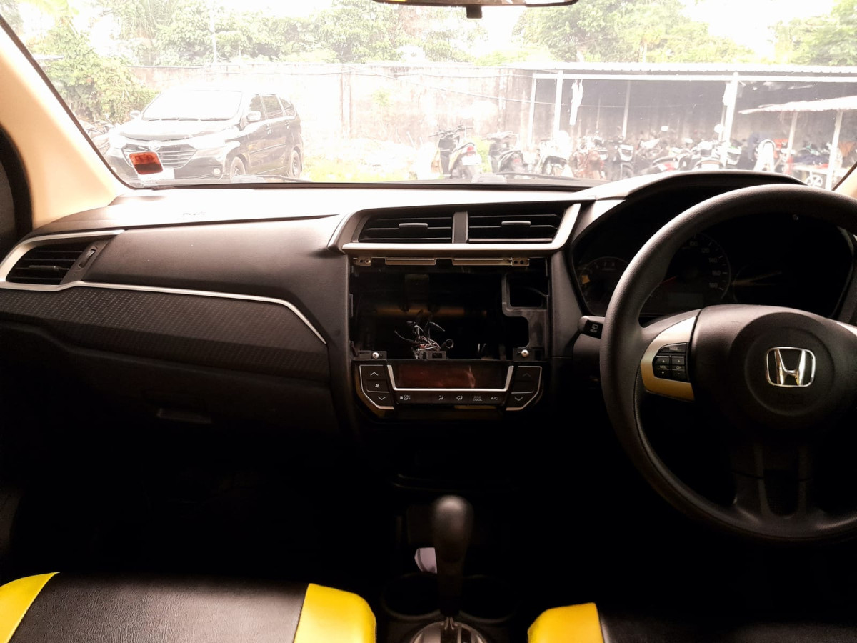 HONDA  BRIO  SATYA 1.2 E