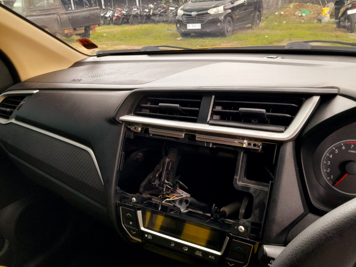 HONDA  BRIO  SATYA 1.2 E