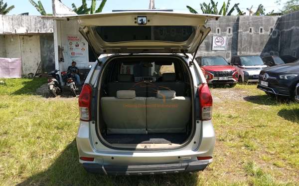 TOYOTA AVANZA 1.3 E