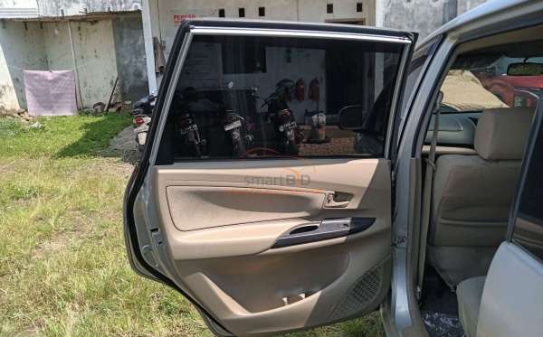 TOYOTA AVANZA 1.3 E