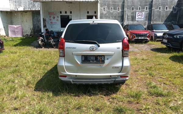 TOYOTA AVANZA 1.3 E