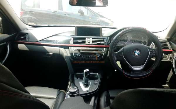 BMW 320I CKD AT