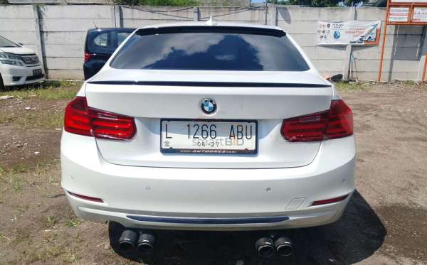 BMW 320I CKD AT