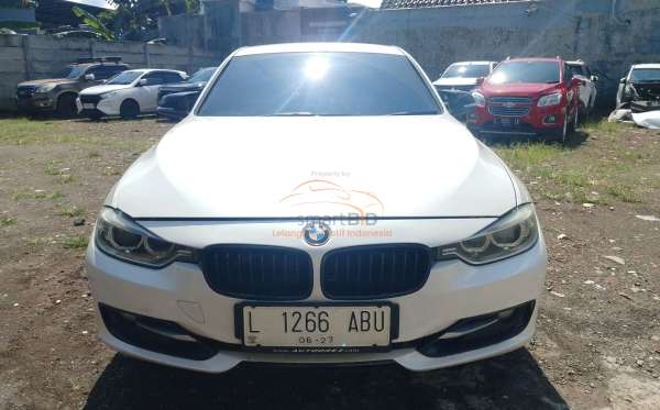 BMW 320I CKD AT