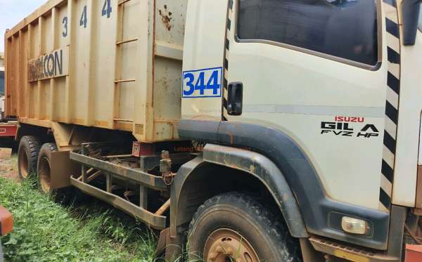 ISUZU  FVZ34 U