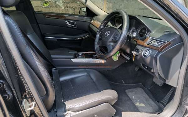 MERCEDES BENZ E 200