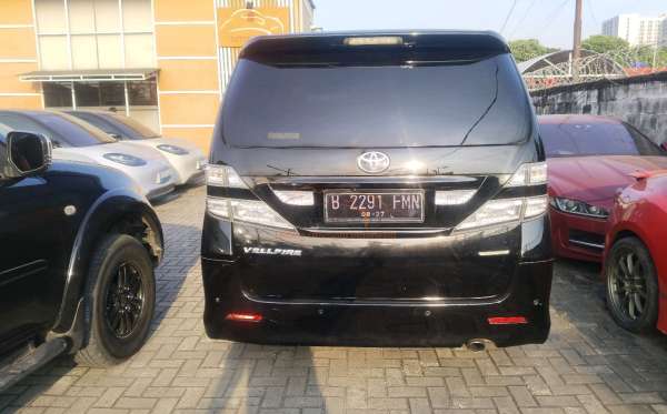 TOYOTA VELLFIRE 2.4