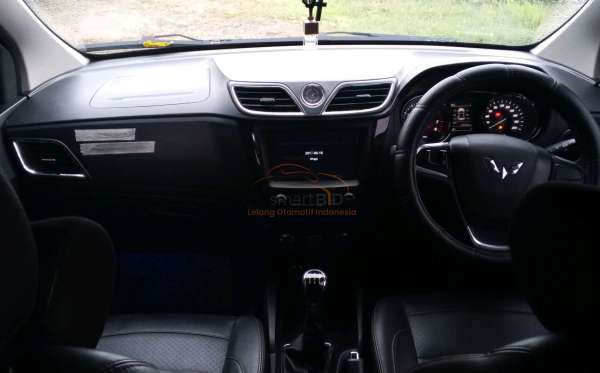 WULING  CONFERO  S 1.5L