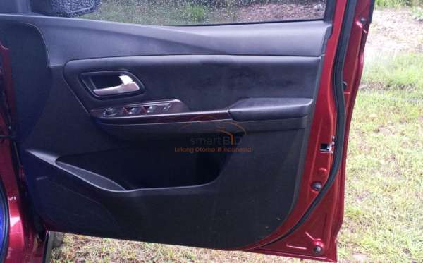 WULING  CONFERO  S 1.5L