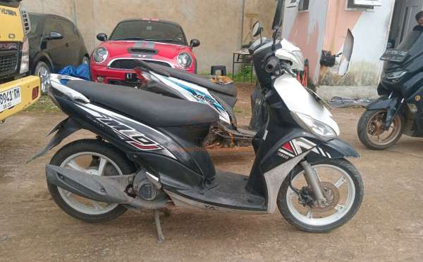 YAMAHA MIO J