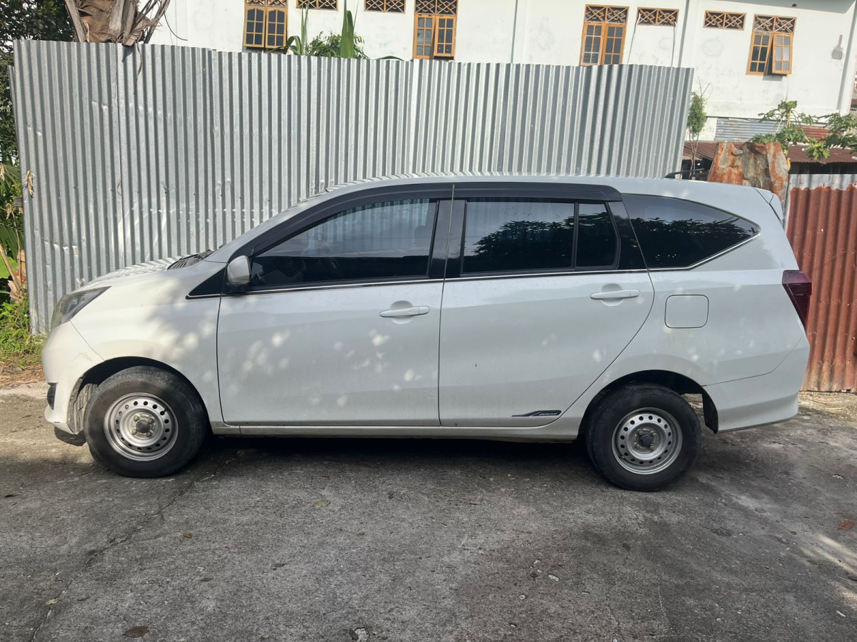 DAIHATSU  SIGRA  1.2 X