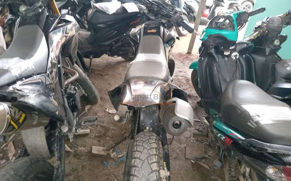 KAWASAKI D-TRACKER SE