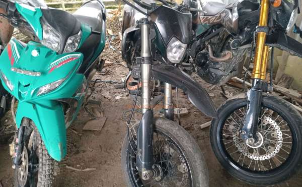 KAWASAKI D-TRACKER SE